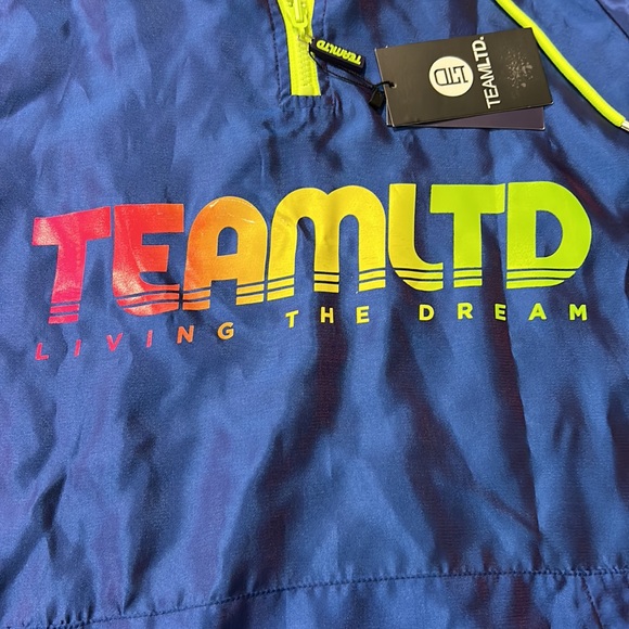 Windbreaker - Picture 2 of 7